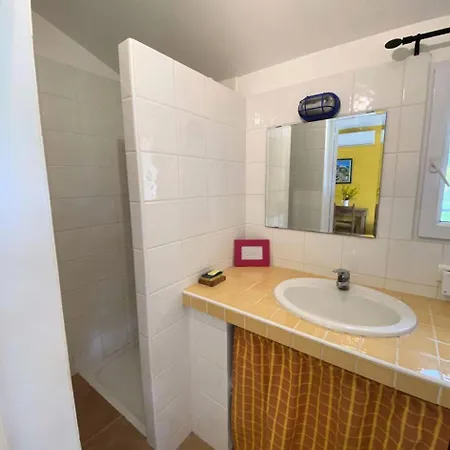 فيلة 488-sanary Sur - Rez De Jardin Dans Propriete Privee Au Calme Mae-9814